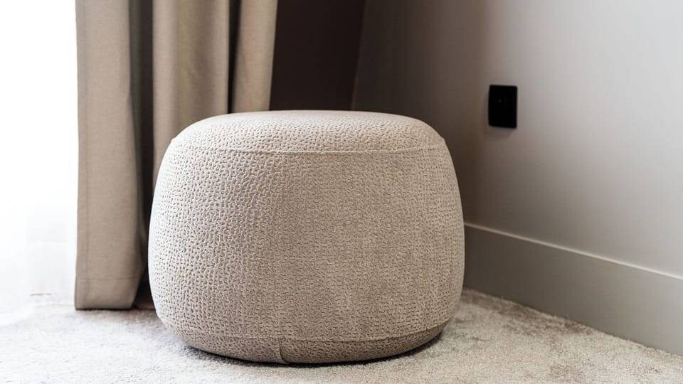 Standard Room | In-room safe, individually decorated, individually furnished, desk