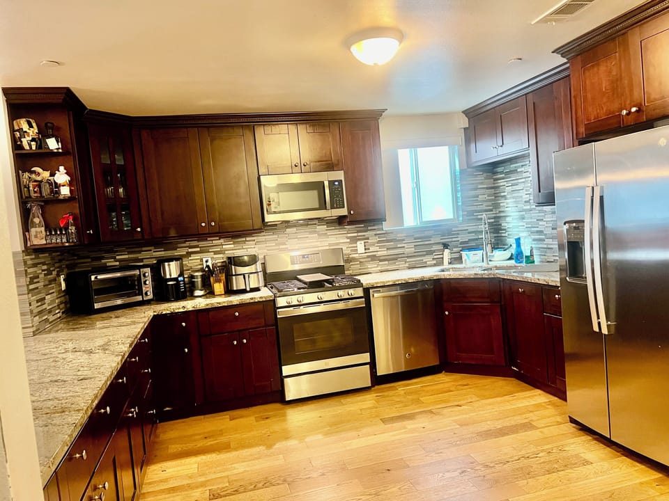 Kitchen (Dishwasher, Refrigerator, Air Fryer Oven, Microwave)