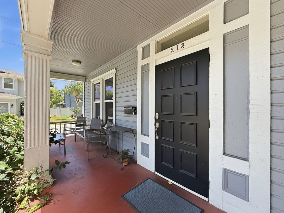 Entrance / Front Patio