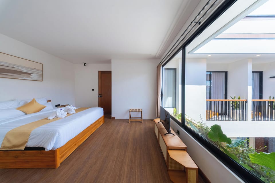 Deluxe Room | In-room safe, soundproofing, iron/ironing board, free WiFi