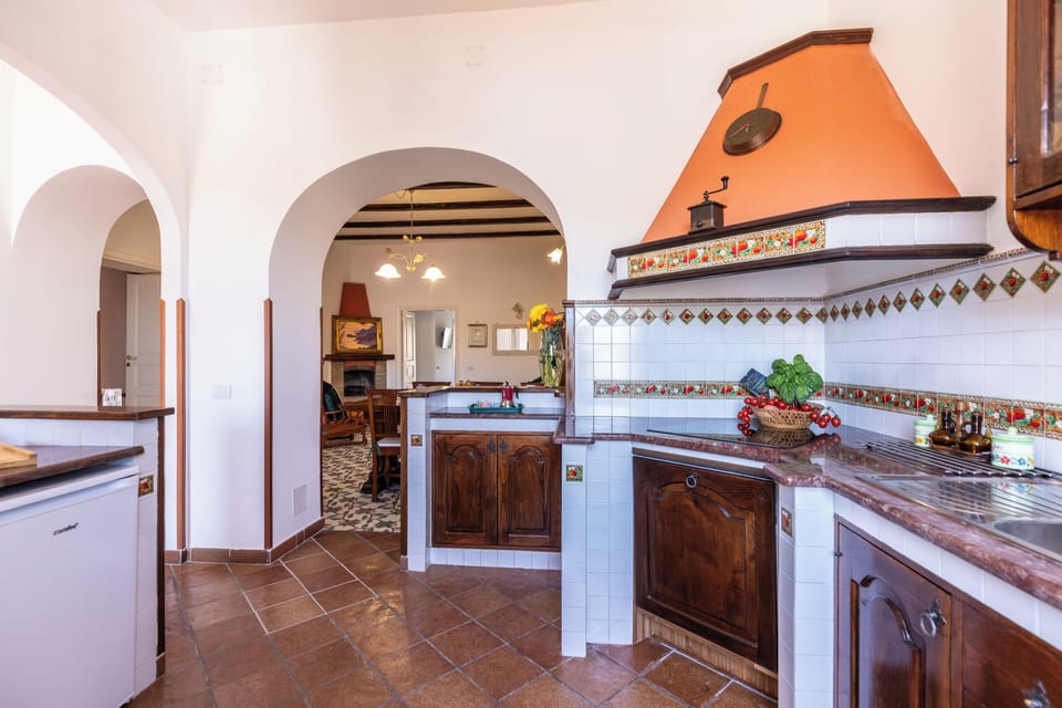 Apartment, Balcony, City View | Private kitchen | Electric kettle