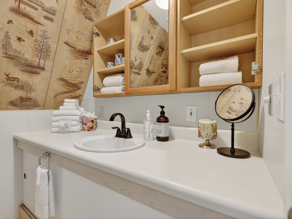 Clean and functional bathroom for your stay