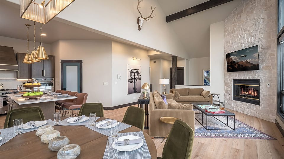Great Room, Main Level - Seating area open to the dining area