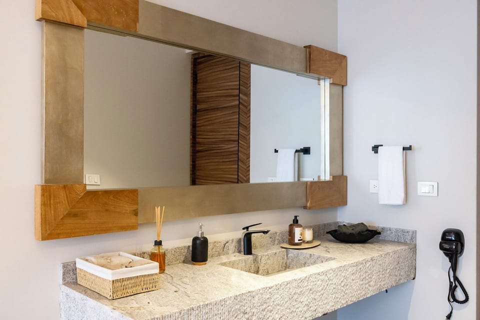 Family Double Room, Garden View | Bathroom | Hair dryer, towels, soap, shampoo