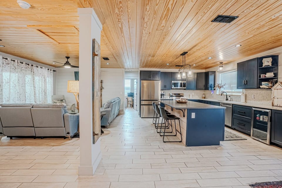 Spacious living area and kitchen