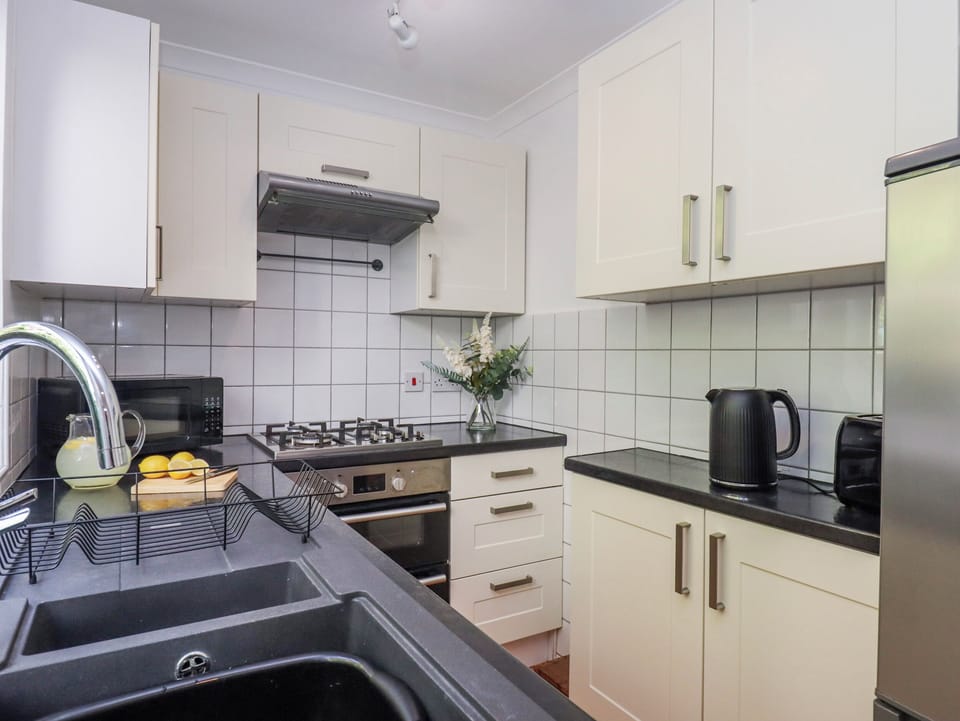 Cookware/dishes/utensils
