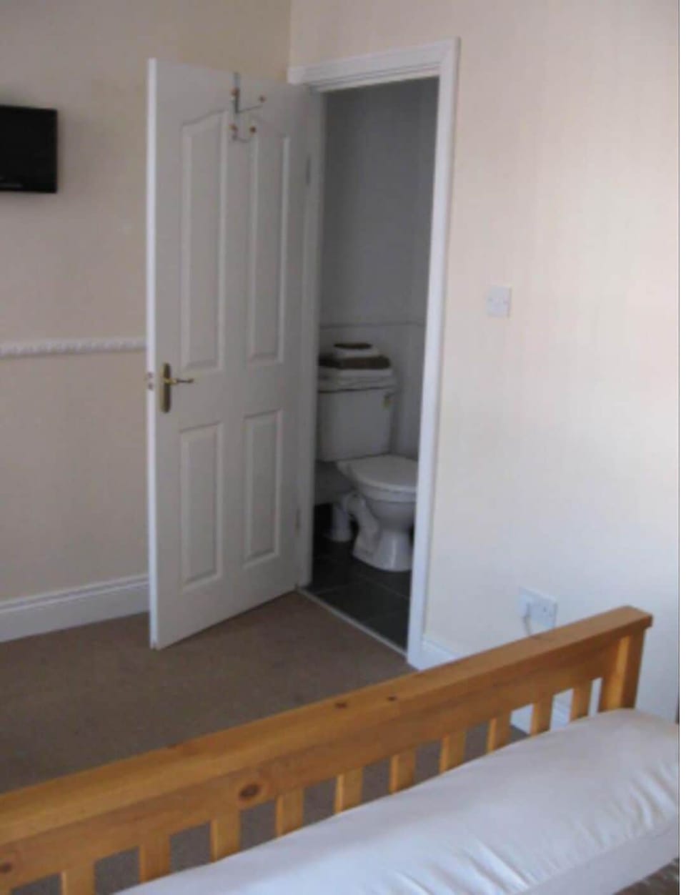 Basic Single Room | Interior