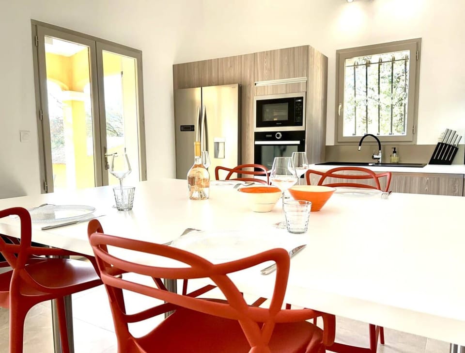 House | 4 bedrooms, high-speed internet