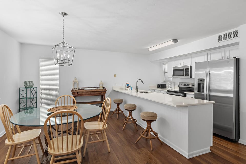 House, Multiple Beds (Blue Surf 1) | Private kitchen | Oven, toaster