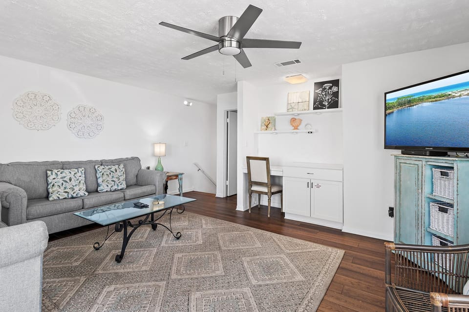 House, Multiple Beds (Blue Surf 1) | Living area