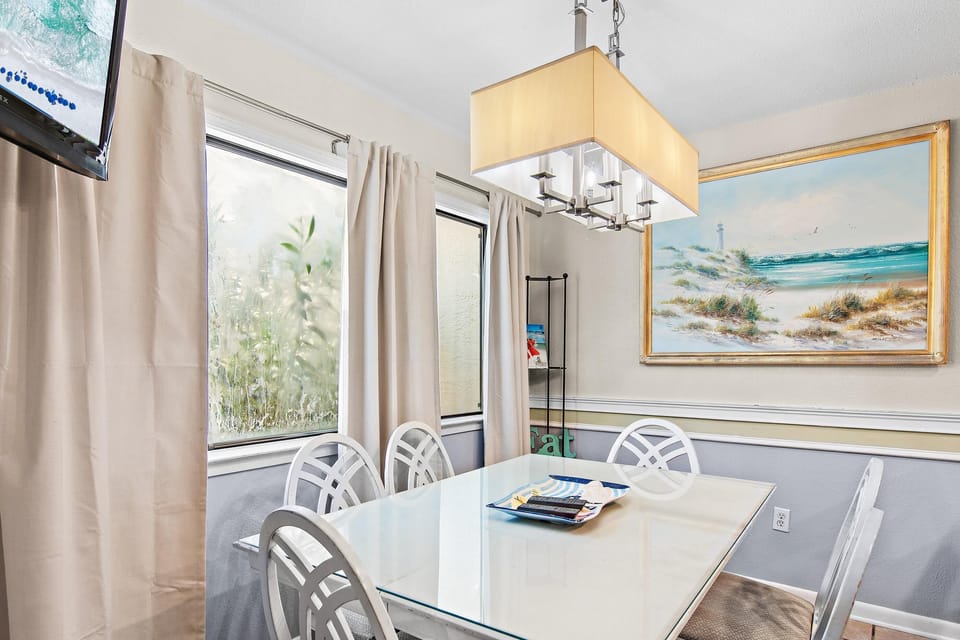 House, Multiple Beds (Blue Surf 19) | Dining