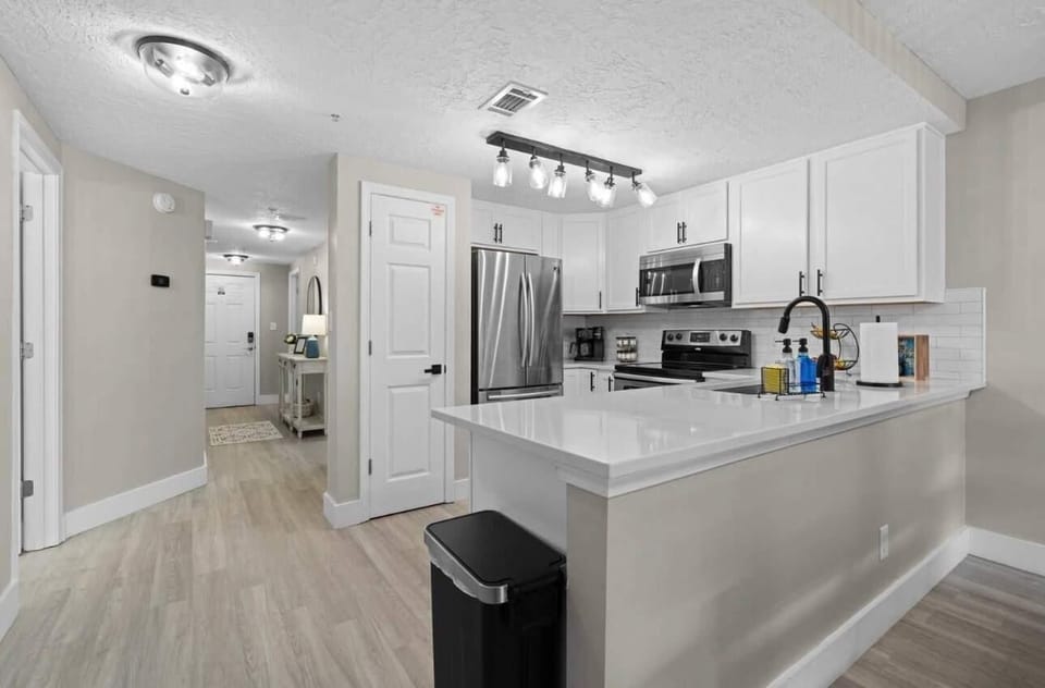 Condo, Multiple Beds (Ciboney 3008) | Private kitchen | Oven, toaster