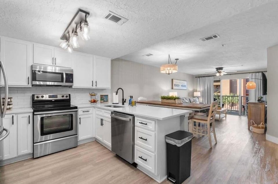 Condo, Multiple Beds (Ciboney 3008) | Private kitchen | Oven, toaster