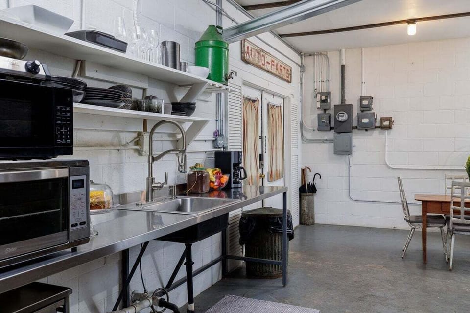House, Multiple Beds, Patio, Garden View (Historic Rumpel Kammer - Marktplatz) | Private kitchen | Dining tables