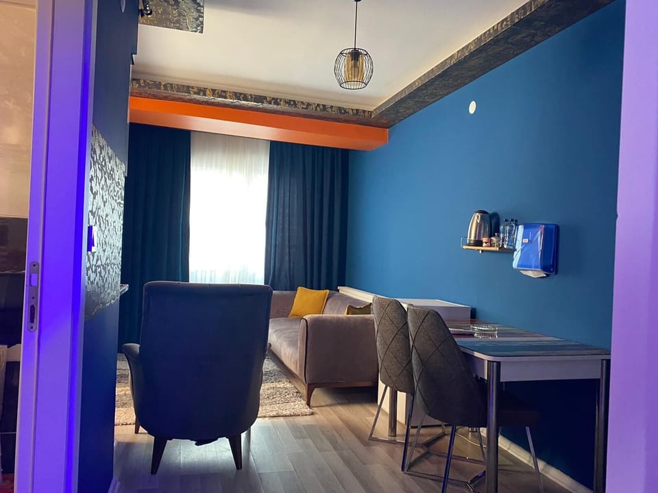 Deluxe Apartment, Balcony | Egyptian cotton sheets, premium bedding, individually decorated