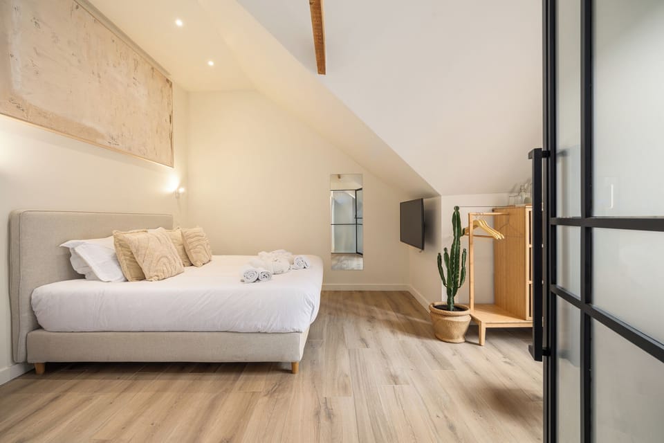 Deluxe Double Room, City View | Free WiFi