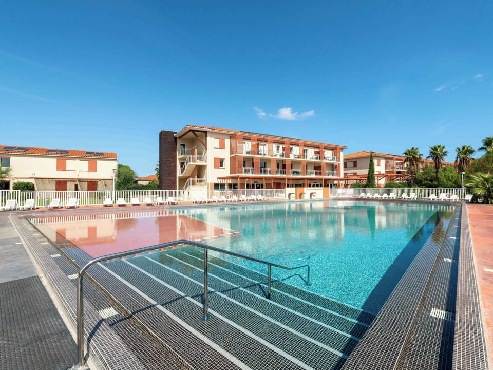 Dive into crystal-clear pool paradise!