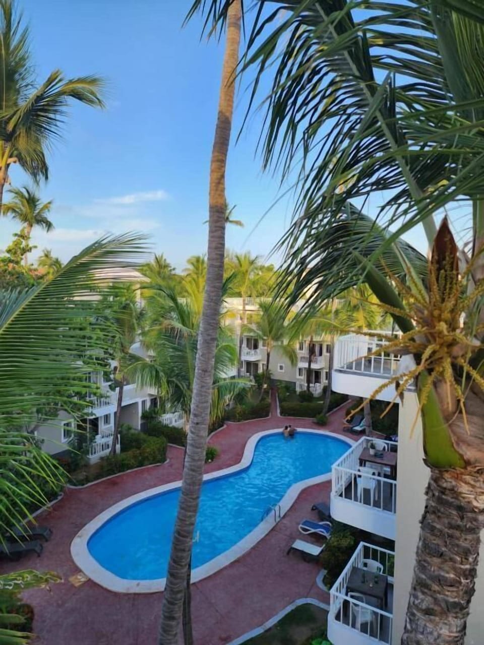 2 outdoor pools