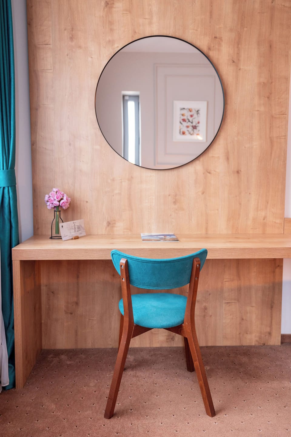 Twin Room | Minibar, in-room safe, desk, iron/ironing board