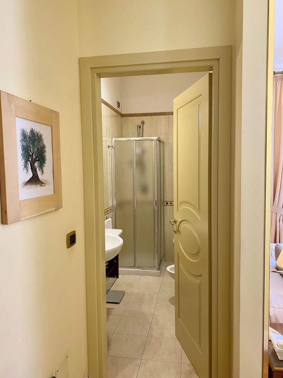 Deluxe Double or Twin Room | Hypo-allergenic bedding, minibar, in-room safe, desk