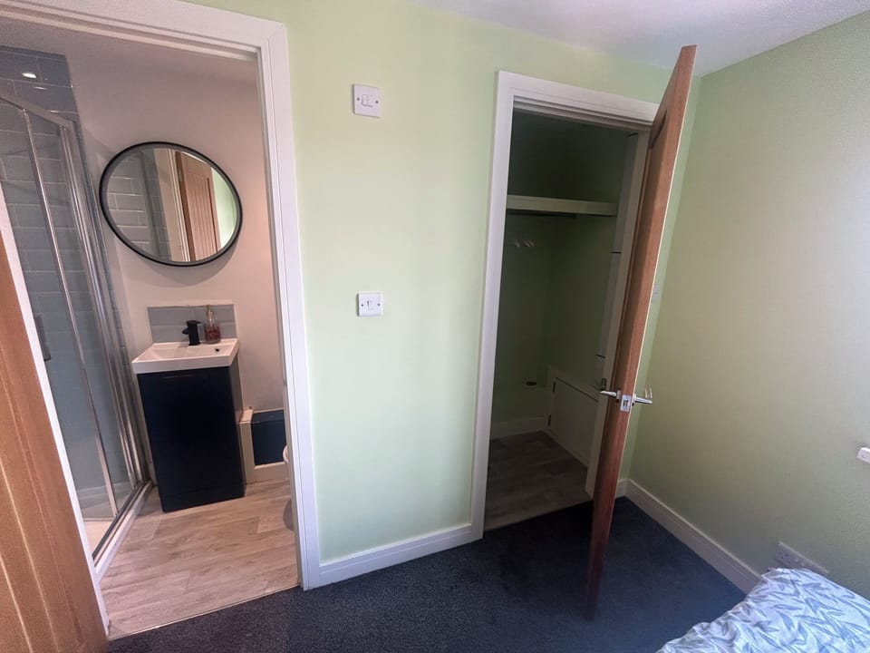 Bedroom with en-suite