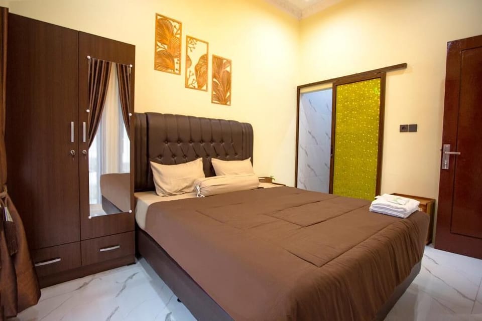 Superior Double Room, 1 Queen Bed | Desk, free WiFi, bed sheets