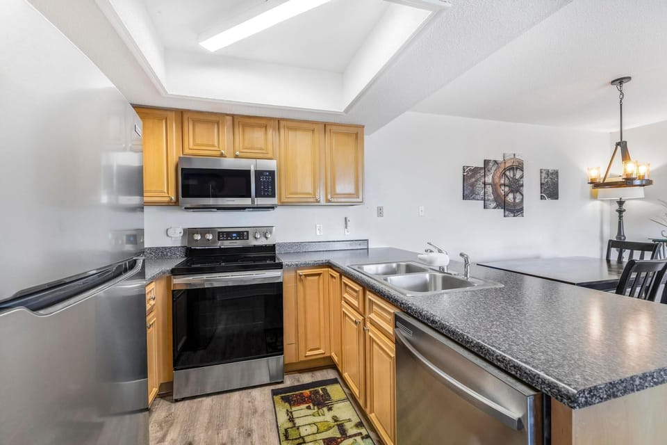 Condo, Multiple Beds (Romar Village 621) | Private kitchen
