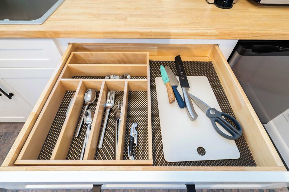 Basic Cooking Utensils & Kitchen Tools Provided