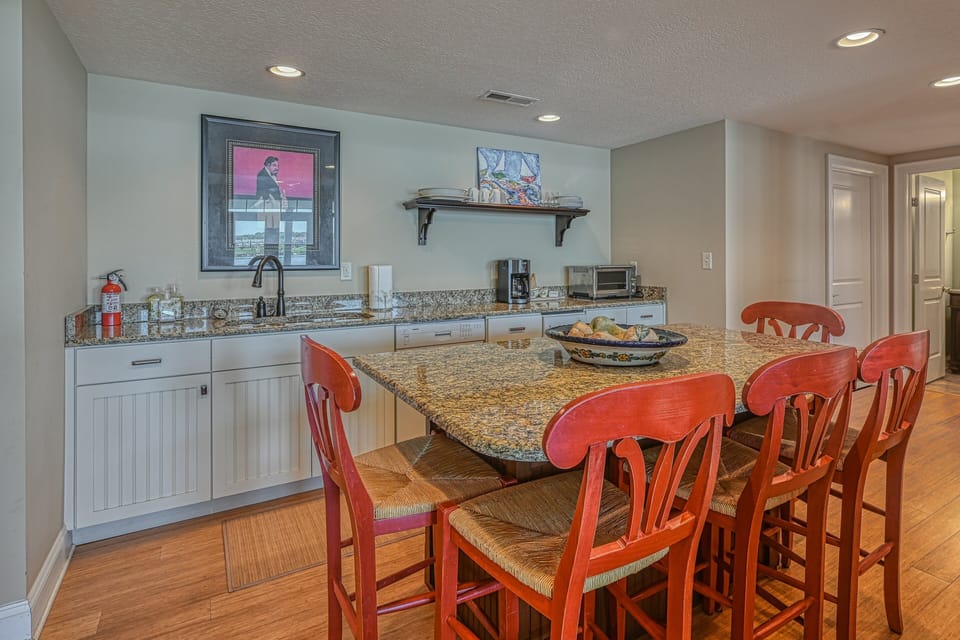 House, Multiple Beds (Soulshine Smith Mountain Lake) | 5 bedrooms, individually decorated, individually furnished, bed sheets