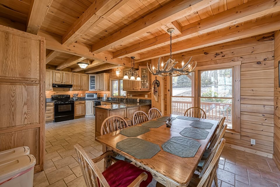 Cabin, Multiple Beds (Sunset-Starshine) | 4 bedrooms, individually decorated, individually furnished, bed sheets
