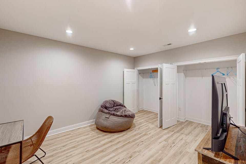 House, Multiple Beds (LaWi Lakehouse) | Interior