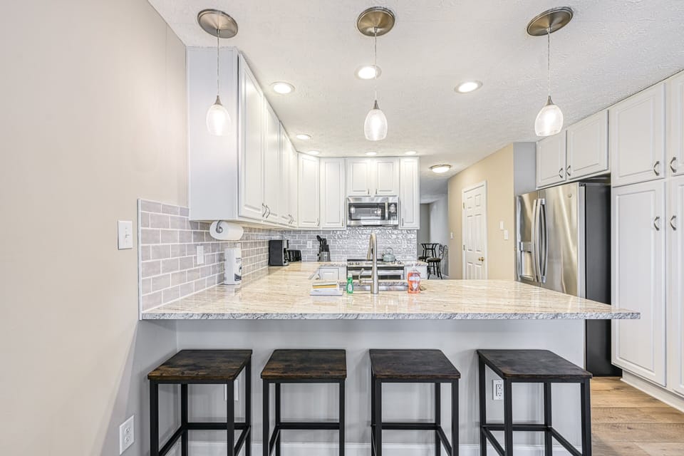 House, Multiple Beds, Mountain View (Doc Side) | Private kitchen