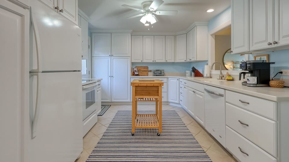 Kitchen with all the essentials!