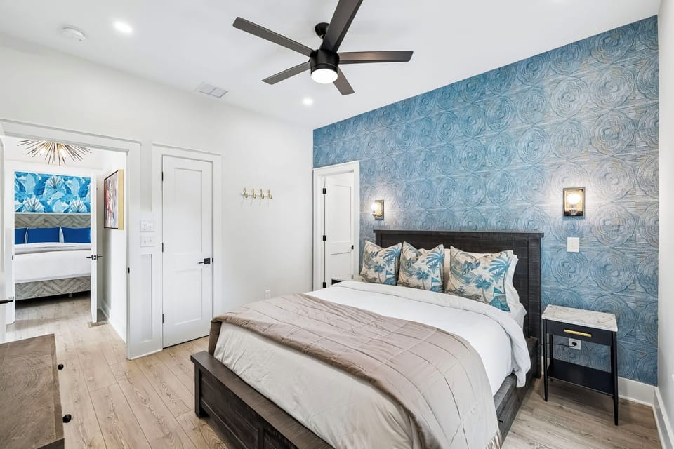 2nd Floor Queen Bedroom at Oliver's with En Suite