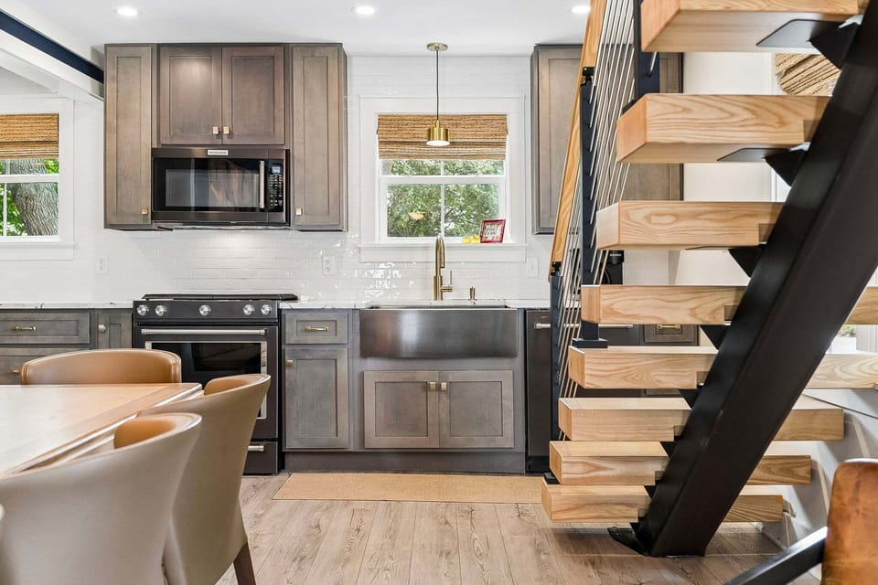 Dining + Kitchen at Oliver's
