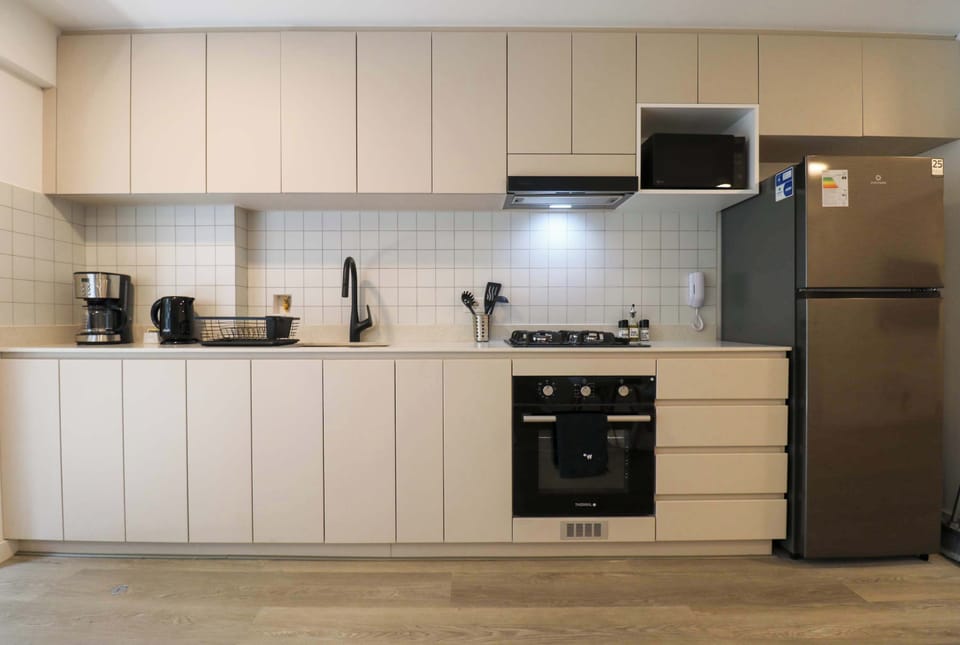 Modern and fully equipped kitchen