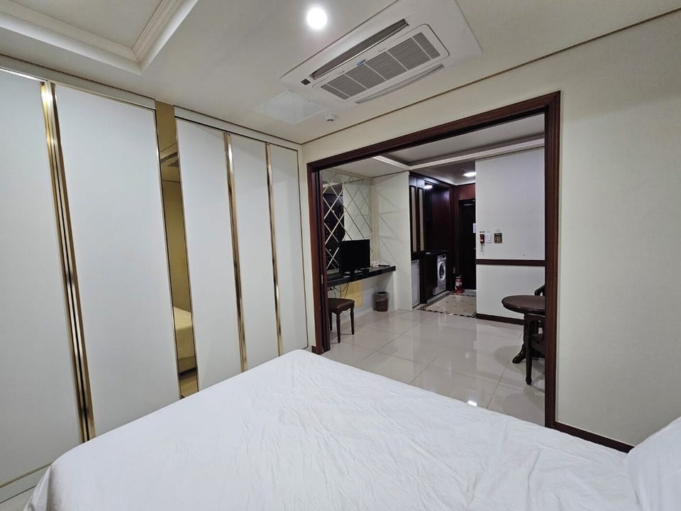 Premium Double Room, City View | Blackout drapes, WiFi (free)