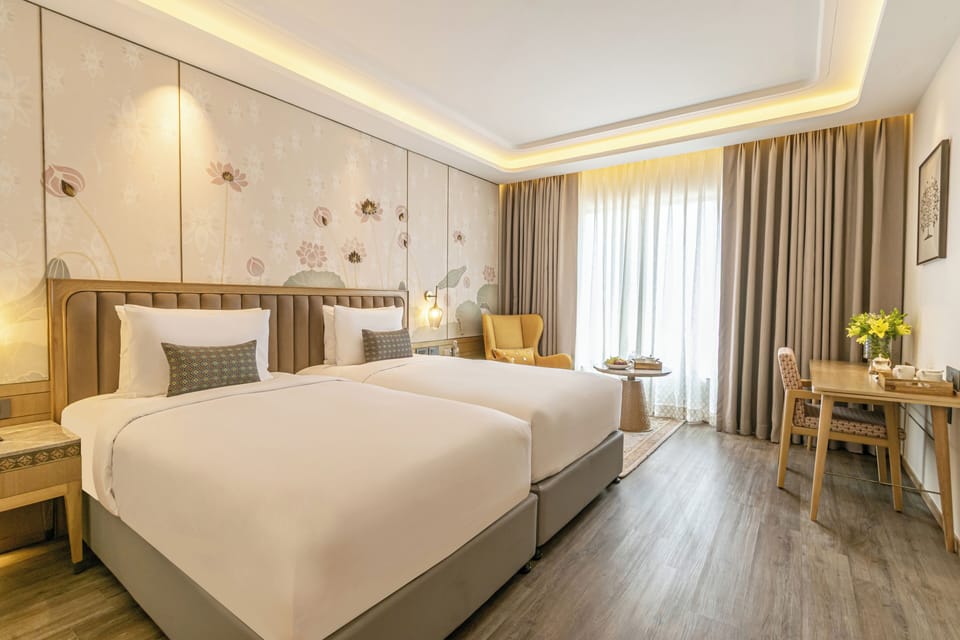 Premium bedding, in-room safe, desk, laptop workspace
