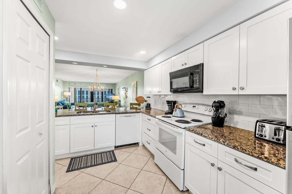Fully equipped kitchen with everything you need to make your favorite meals