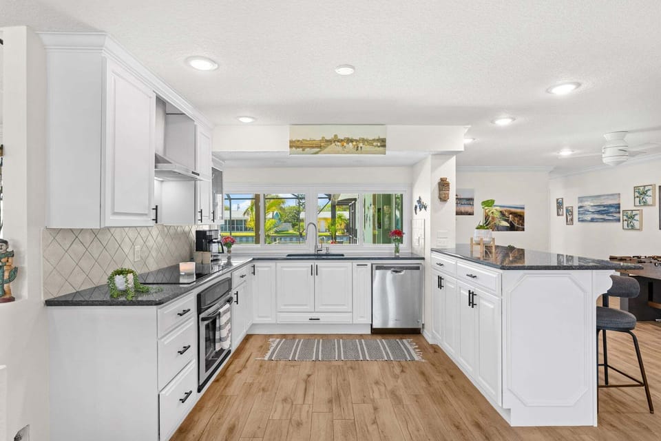 Sleek & modern fully equipped kitchen with everything you need to make your favorite meals