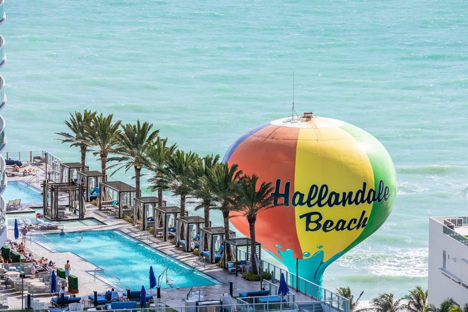 Stunning 31st Floor Views/ 2BR Near Hollywood Beach (9025)