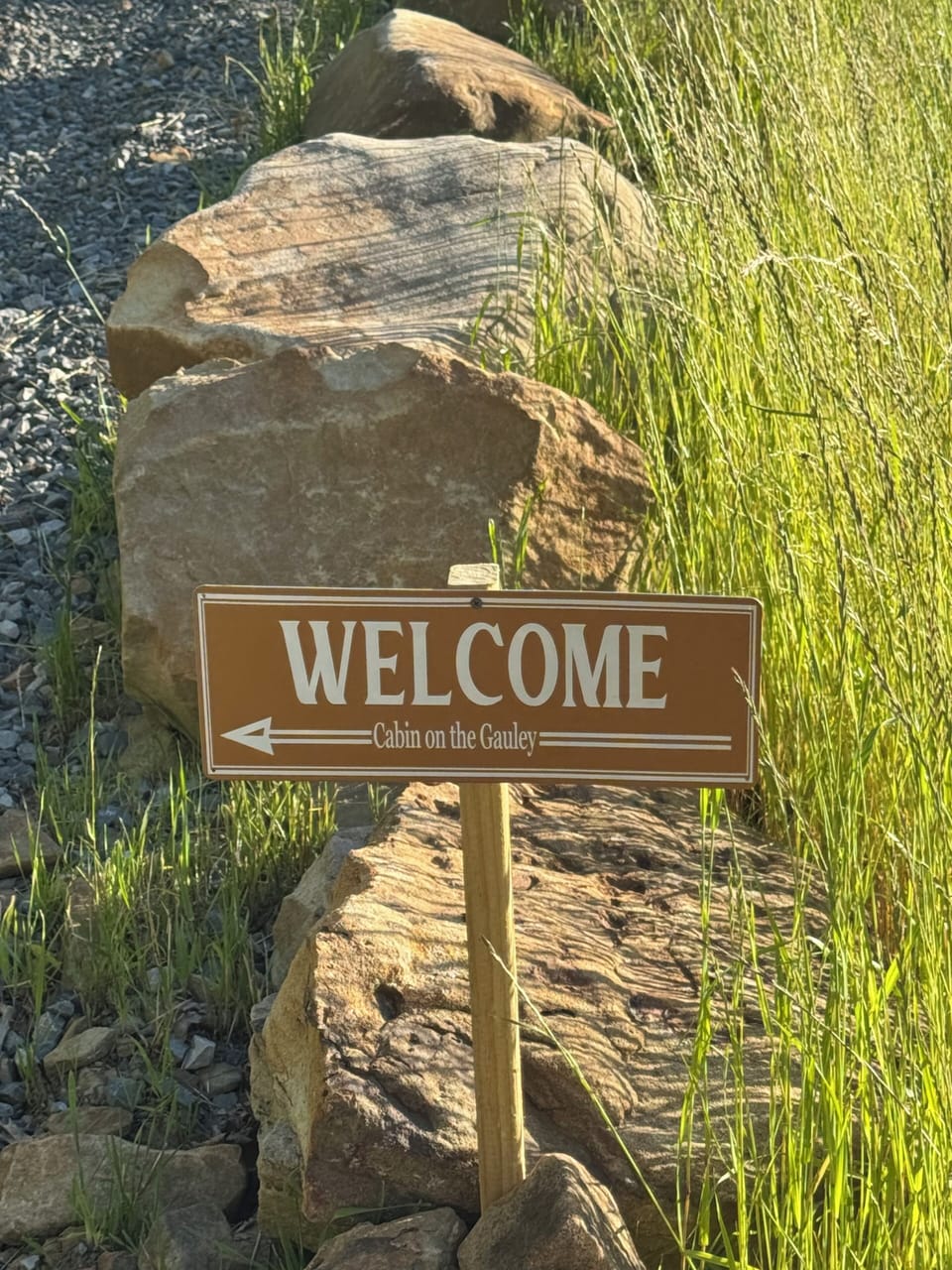 Identifies the cabin - end of driveway