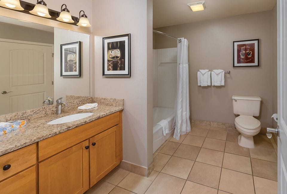 Combined shower/tub, free toiletries, towels, soap