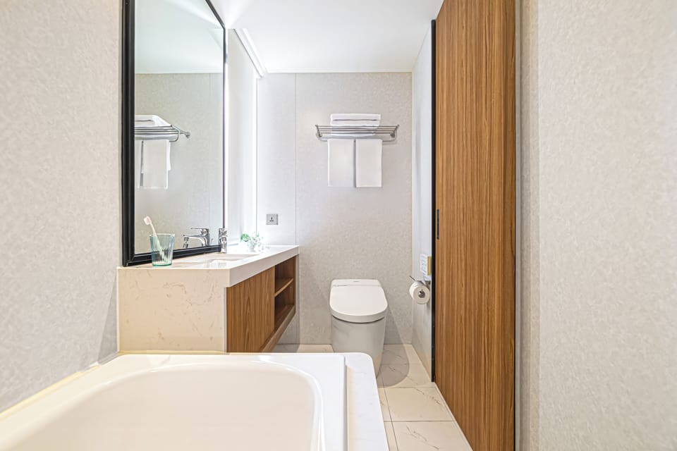 Superior King | Bathroom | Towels
