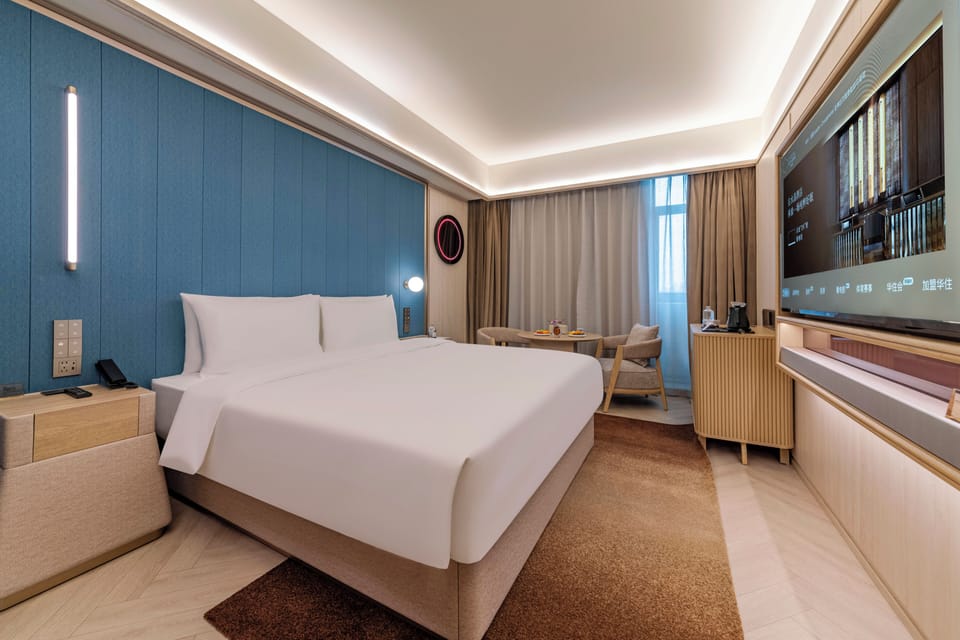 Basic Single Room, City View | Premium bedding, down comforters, minibar (free items), desk