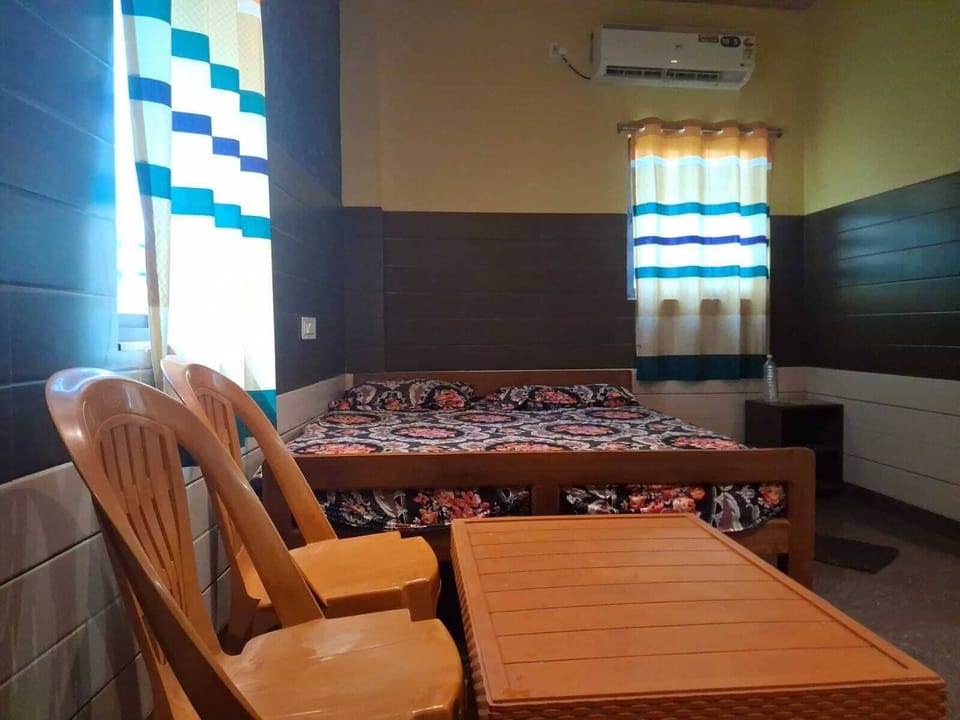 Deluxe Room | Rollaway beds (surcharge), WiFi (free), bed sheets