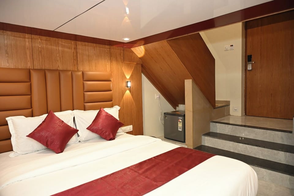 Deluxe Double Room, Balcony, City View | Free WiFi