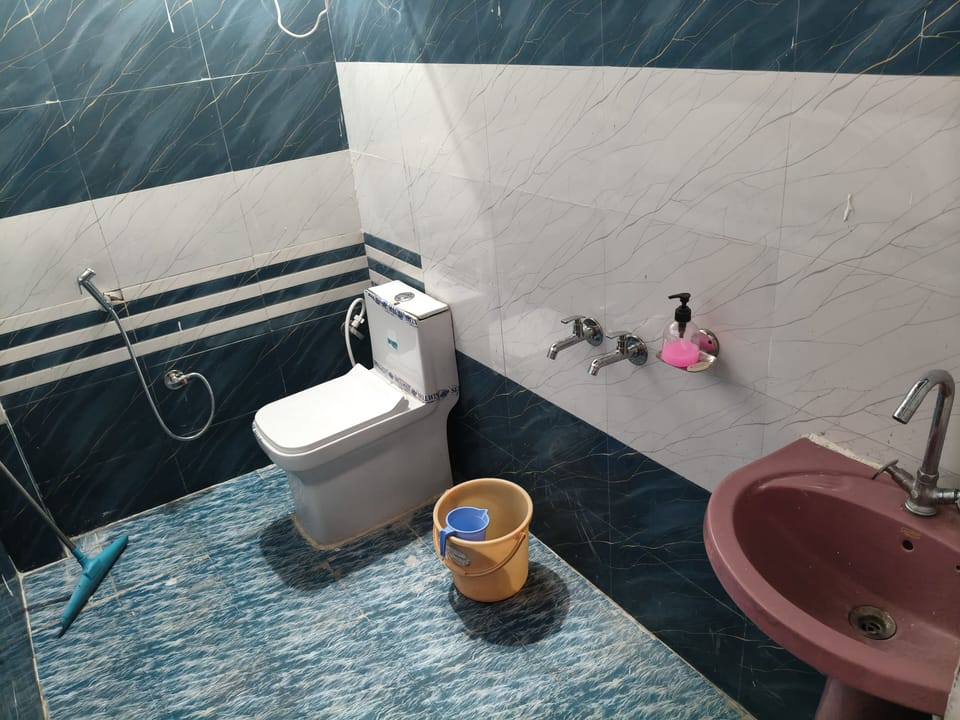 Deluxe Double Room, Balcony | Bathroom | Towels
