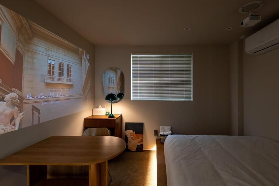 Deluxe Room | Blackout drapes, soundproofing, free WiFi