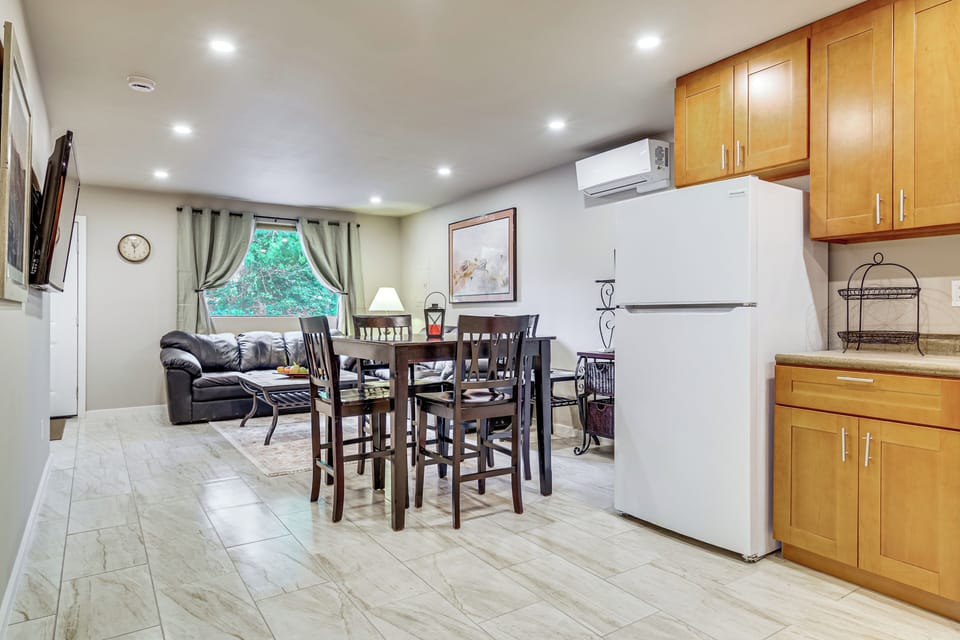 Dining Area | Dishware & Flatware